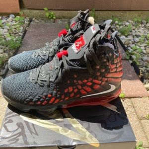 LeBron 17 Infrared VI
